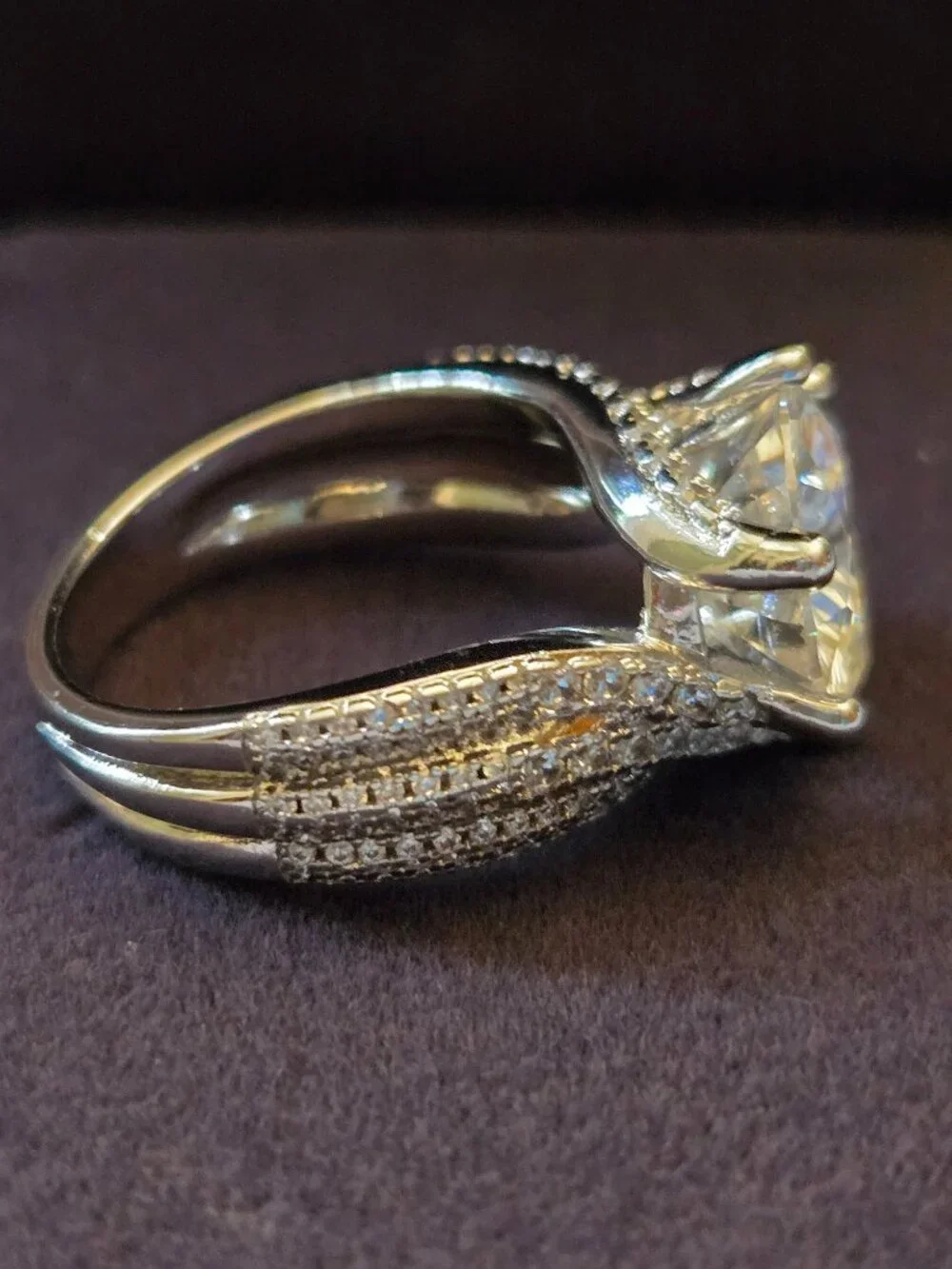 5 CT Moissanite Ring – Size 7 – White Gold Plated